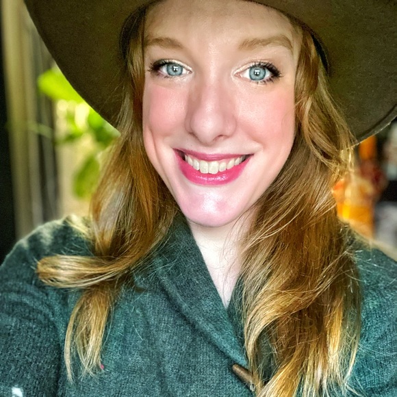 Meet your Posher, Melissa - Picture 3 of 6